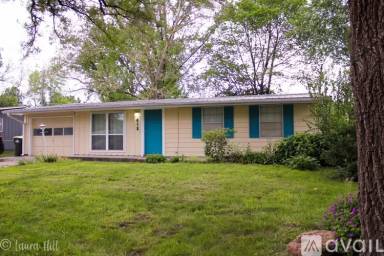 Main picture of 418 Holiday Dr