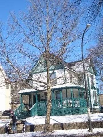 Main picture of 527 Packard St