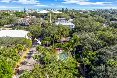 Main picture of 720 Lantana Ln