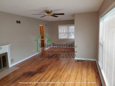 Main picture of 4034 Pine Grove Ave