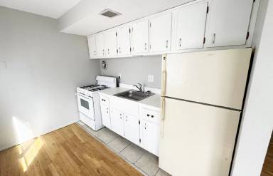 Main picture of 860 Beecher St