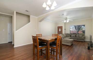 Main picture of 10000 Hunt Ln