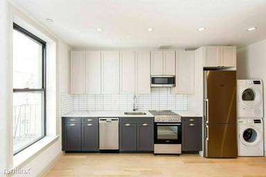 Main picture of 371 E 10th St