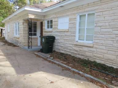 Main picture of 329 W Wilson St