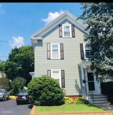 Main picture of 11 Plympton St
