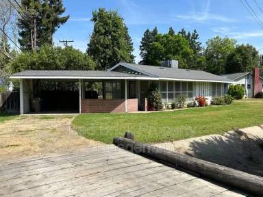 Main picture of 1101 E North Bear Creek Dr