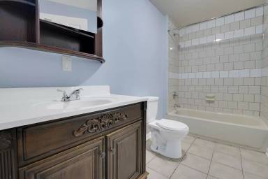 Main picture of 304 Collins Ave