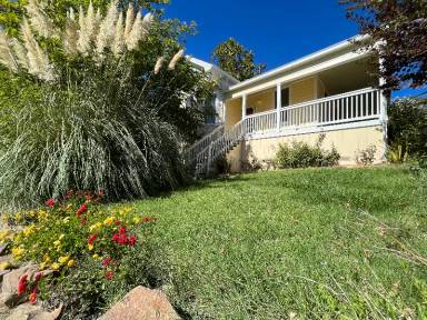 Main picture of 216 Broadway