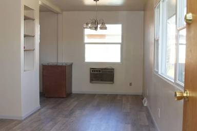 Main picture of 3309 E Edgemere Dr