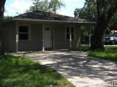 Main picture of 8 N Edwards St