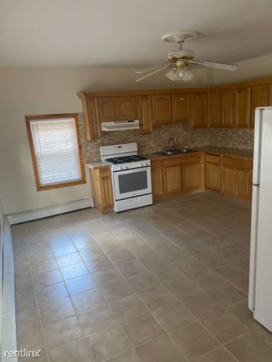 Main picture of 10 Jerome Ave
