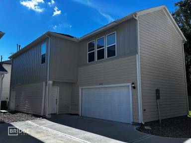 Main picture of 444 Huisache St