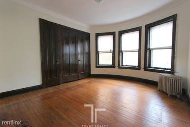Main picture of 2131 W Giddings St