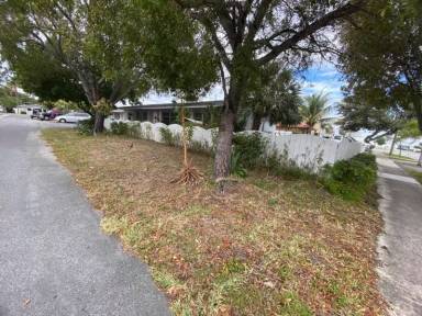 Main picture of 1017 NE 9th Ct