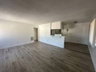 Main picture of 221 E Artesia Blvd