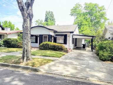 Main picture of 135 1/2 Carmel Ave