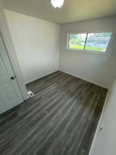 Main picture of 1725 Parklane Dr