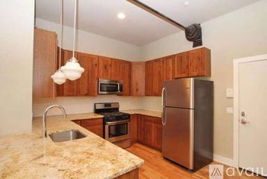 Main picture of 2701 W Girard Ave