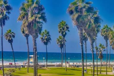 Main picture of 2990 Mission Blvd