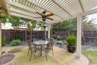 Main picture of 7147 Claremont Cir