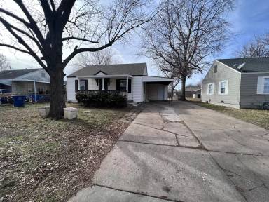 Main picture of 424 S 70th East Ave