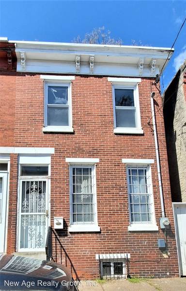 Main picture of 340 N Sloan St