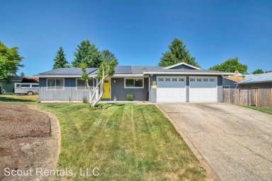 Main picture of 4700 SW 189th Pl
