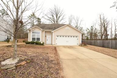 Main picture of 809 Golden Horseshoe Ln