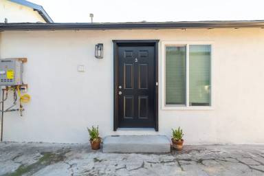 Main picture of 2046 Cypress Ave