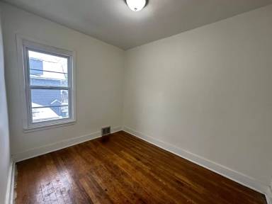 Main picture of 3 Salina St