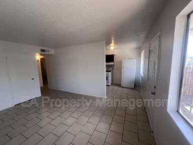 Main picture of 8200 Copper Ave NE