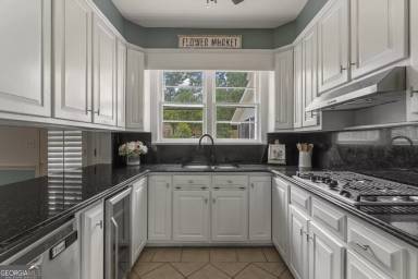 Main picture of 606 Piney Woods Dr