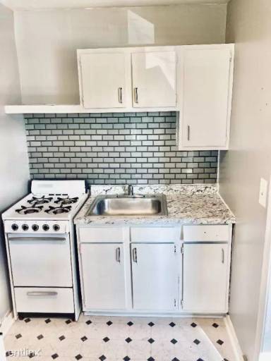 Main picture of 918 E Patapsco Ave