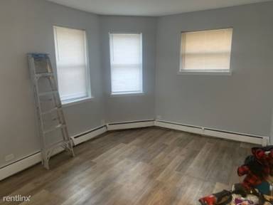 Main picture of 4900 W Jackson Blvd