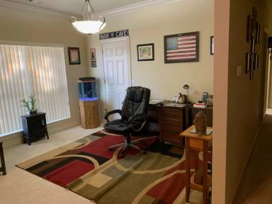 Main picture of 746 N Larkspur Ln