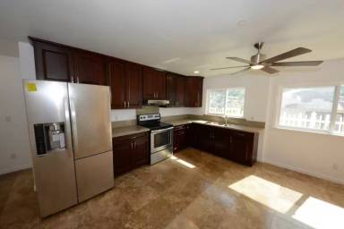 Main picture of 1720C Palolo Ave