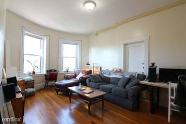 Main picture of 1477 Beacon St