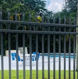 Main picture of 2400 SW 19th Ave