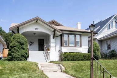 Main picture of 375 E 10th Ave