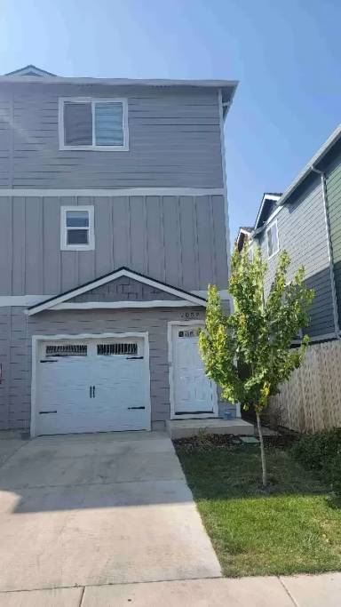 Main picture of 7852 Jacqueline Way