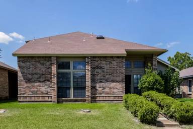 Main picture of 423 Barton Dr