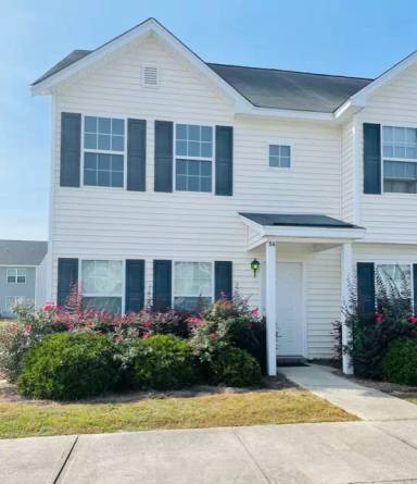 Main picture of 56 Bearing Cir