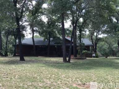 Main picture of 138 Oak Hill Rd