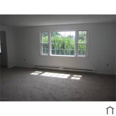 Main picture of 202N Old Nassau Rd