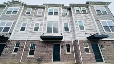 Main picture of 1094 Bogart St