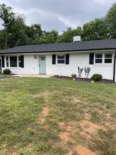 Main picture of 1202 Wards Ferry Rd