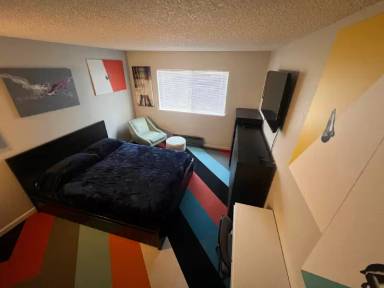 Main picture of 2031 Market Ave
