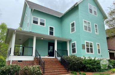 Main picture of 204 E Park Ave