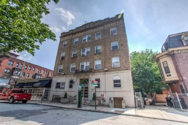 Main picture of Astor Apartments