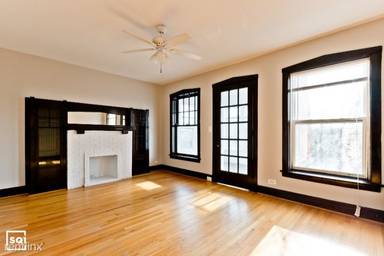 Main picture of 1430 W Argyle St